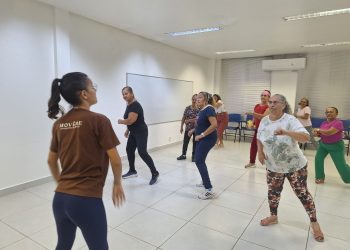 Manausprev inicia atividades de qualidade de vida  com turma de  dança para aposentados