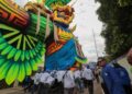 Festival de Parintins 2026: Translado das alegorias mobiliza  cerca de 400 trabalhadores dos bois Caprichoso e Garantido
