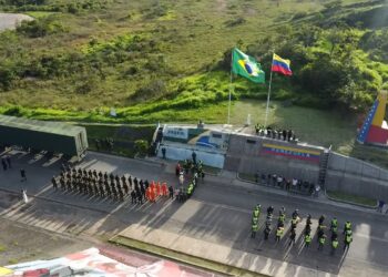 Ajuda humanitária da Prefeitura de Manaus chega à  fronteira e começa a ser distribuída na Venezuela