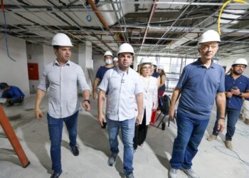 Governador Roberto Cidade vistoria obras na Fcecon e no SPA Coroado