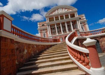Prefeitura de Manaus integra conjunto de instituições que contribuíram  para candidatura do Teatro Amazonas a patrimônio mundial da Unesco